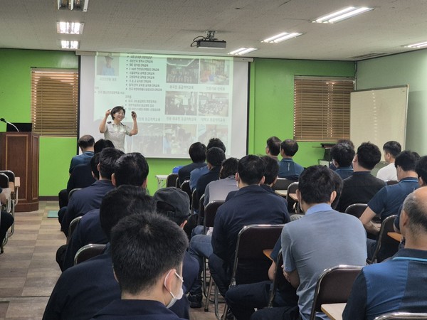 심폐소생술 시행 전에 필수적으로 확인해야 할 안전성, 환자의 의식 및 호흡 상태 평가,