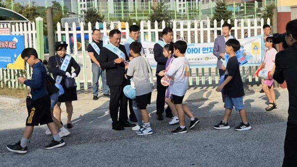 여주시, (교통과, 녹색어머니회, 여주경찰서) '아이먼저' 어린이 교통안전 캠페인 실시