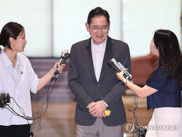 유럽 출장 마치고 귀국한 이재용 삼성전자 회장[연합뉴스 자료사진]