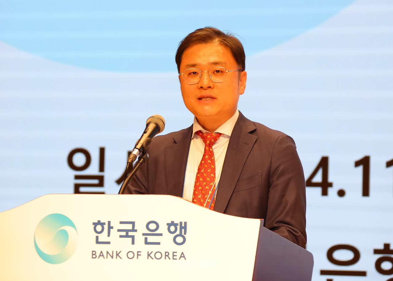 강영대 한국은행 신임 노조위원장이 6일 오후 서울 중구 한국은행 본점1층 대강당에서 열린 취임식에서 취임사를 하고있다.2024.11.06 [사진=김원혁 기자]